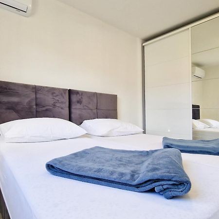 Villa Apartments Marko & Simun Kaštela Extérieur photo