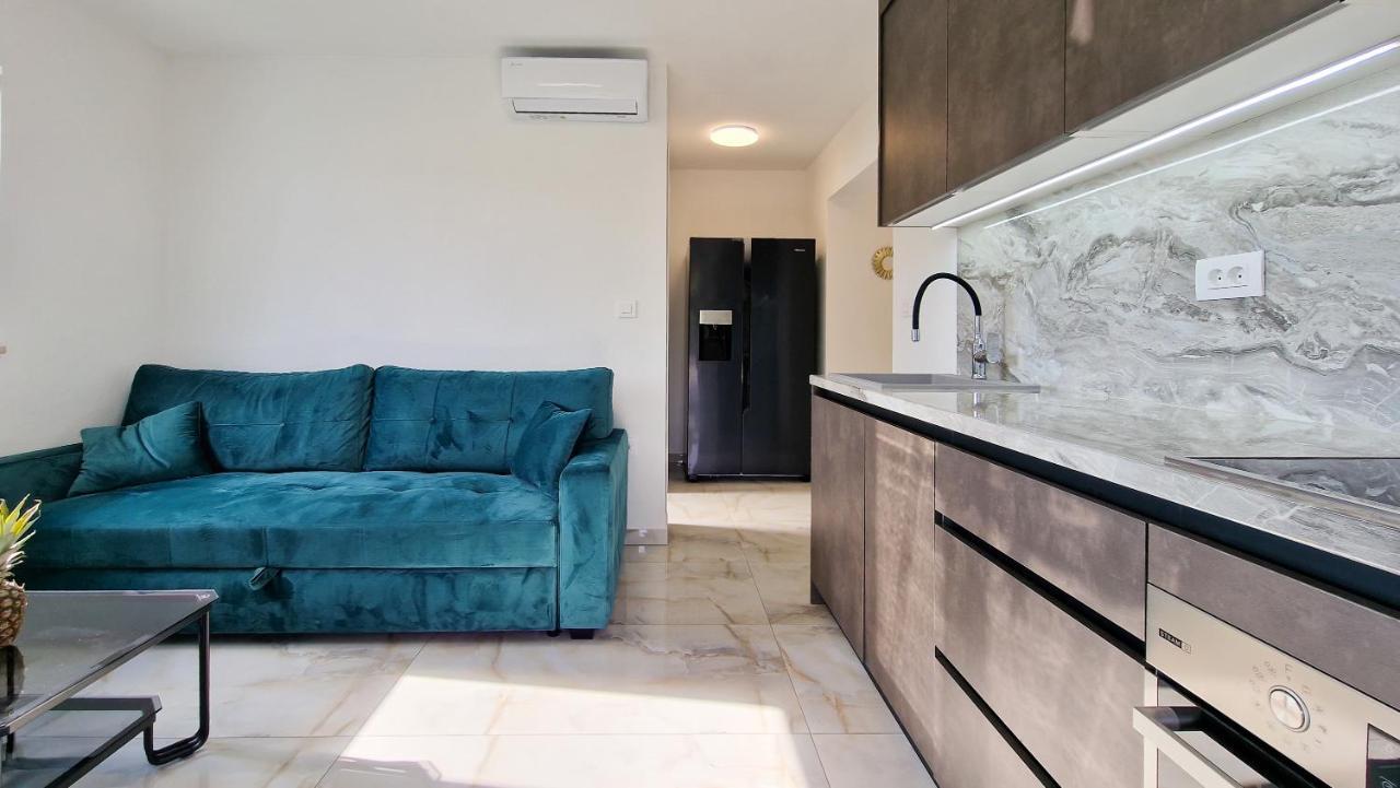 Villa Apartments Marko & Simun Kaštela Extérieur photo