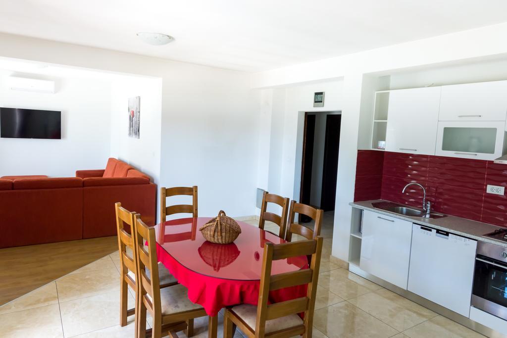 Villa Apartments Marko & Simun Kaštela Extérieur photo