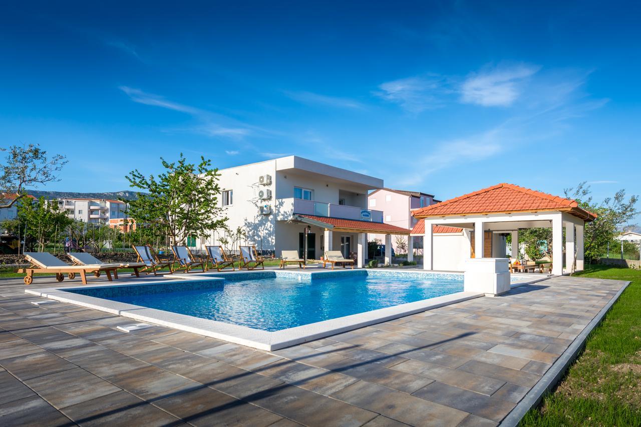 Villa Apartments Marko & Simun Kaštela Extérieur photo