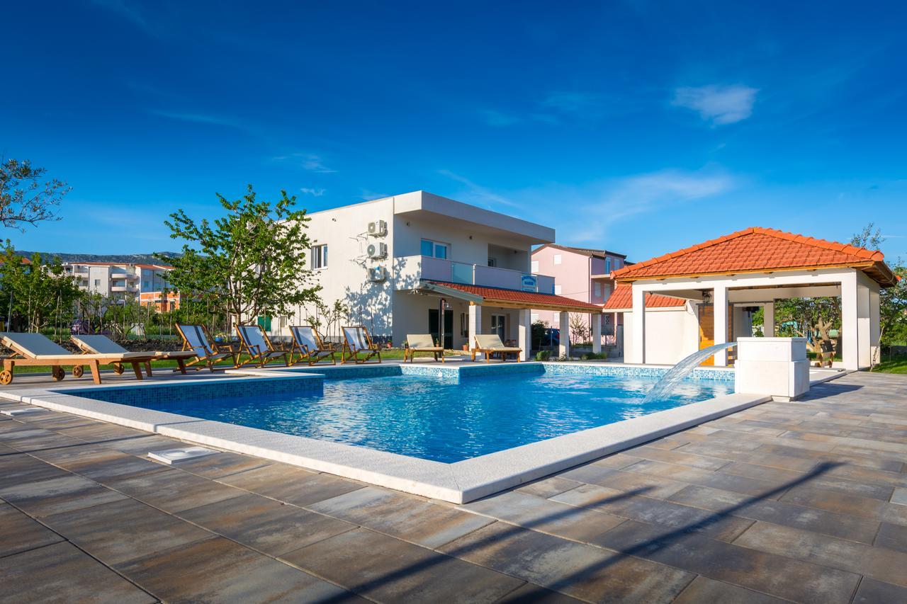 Villa Apartments Marko & Simun Kaštela Extérieur photo