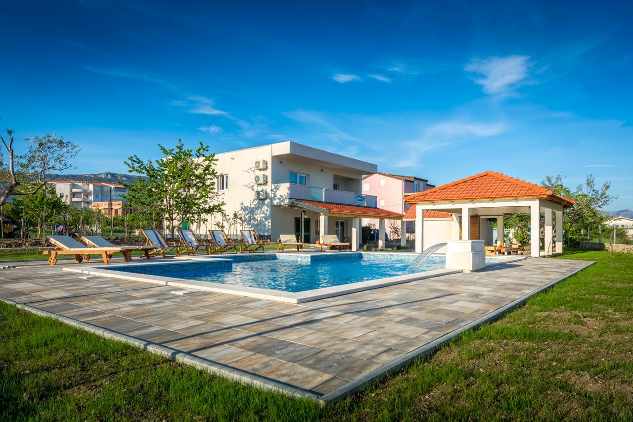 Villa Apartments Marko & Simun Kaštela Extérieur photo
